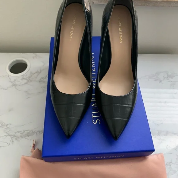 4STUART WEITZMANDancer 95 croc-effect leather pumps